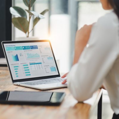 LinkedIn, CRM, lead scoring : pourquoi vos commerciaux n'y croient toujours pas